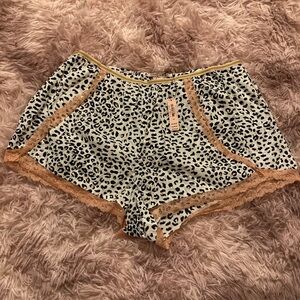 New with tags Victoria Secret sleep shorts size Large
